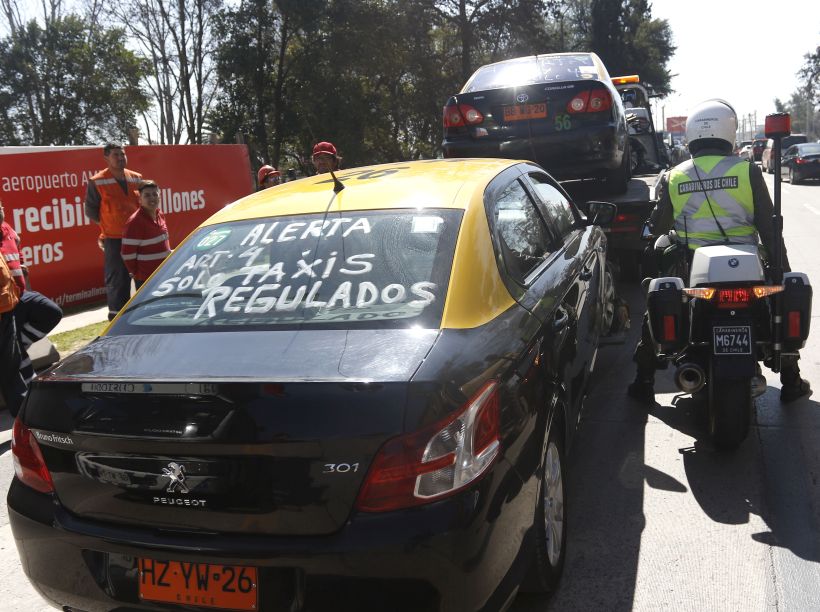 Taxistas y la muerte de turista brasileño en el bloqueo al aeropuerto: 