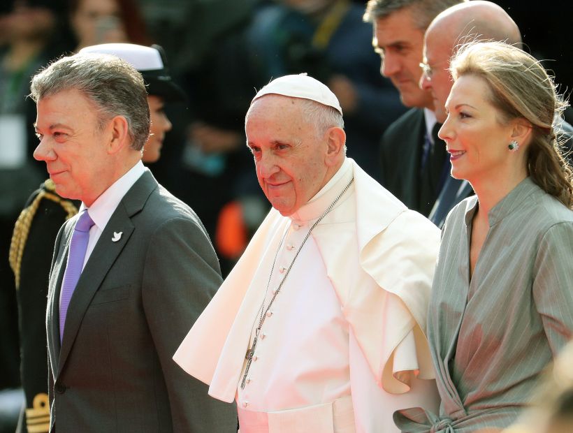 Papa Francisco inició su visita apostólica a Colombia