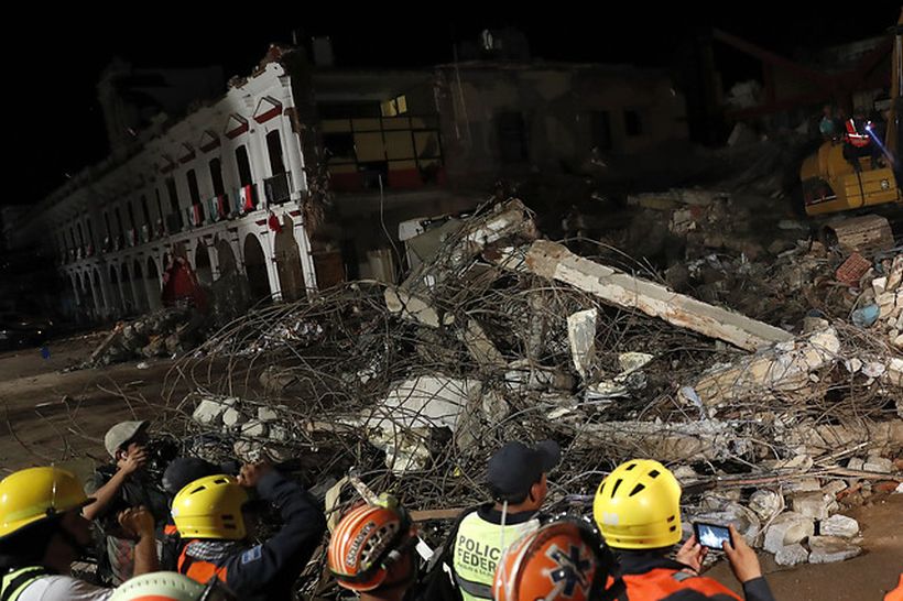 Un terremoto de 8,2 sacudió el sur de México y dejó al menos cinco muertos