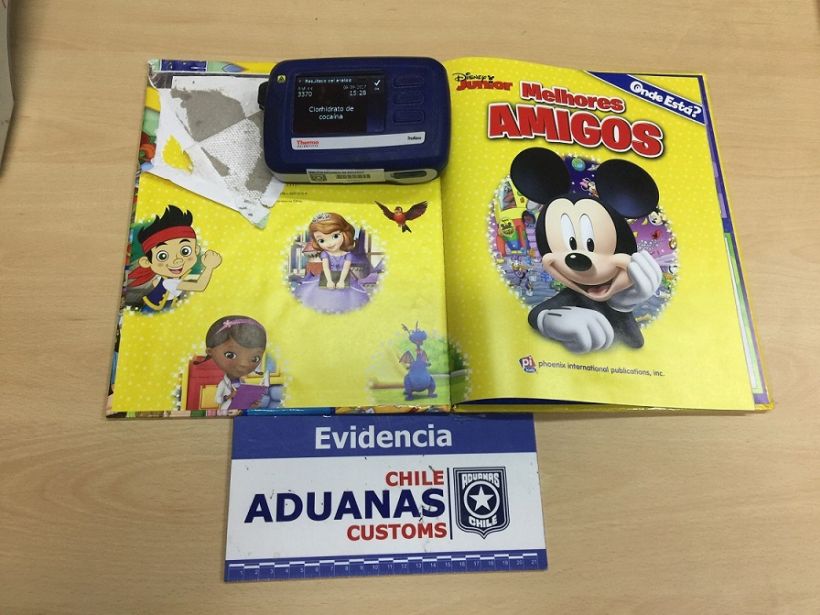 Aduanas incautó libros infantiles que tenían cocaína en su interior