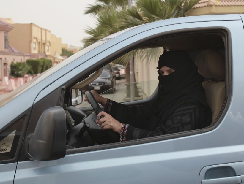 Arabia Saudita autorizó a las mujeres a conducir