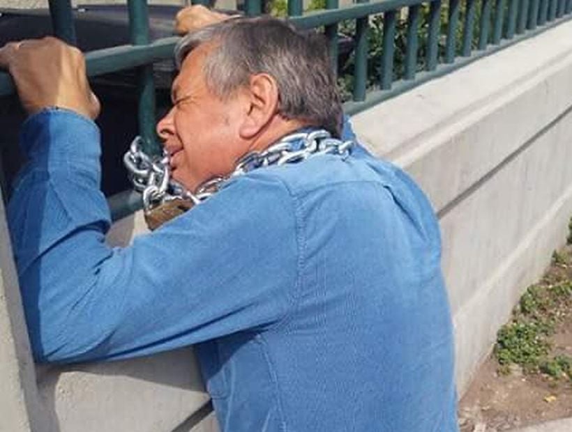 Luis Plaza se encadenó en CHV alegando inocencia por el caso Basura