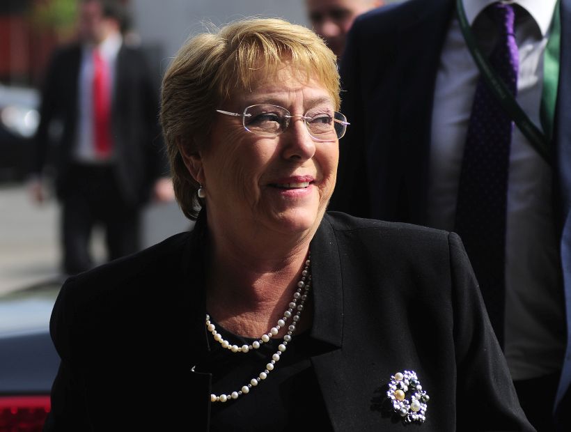 Bachelet dijo que la desmunicipalización de la educación 