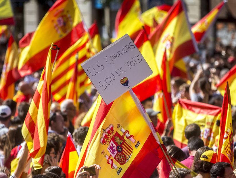 La alcaldesa de Barcelona pidió al presidente catalán que no declare la independencia