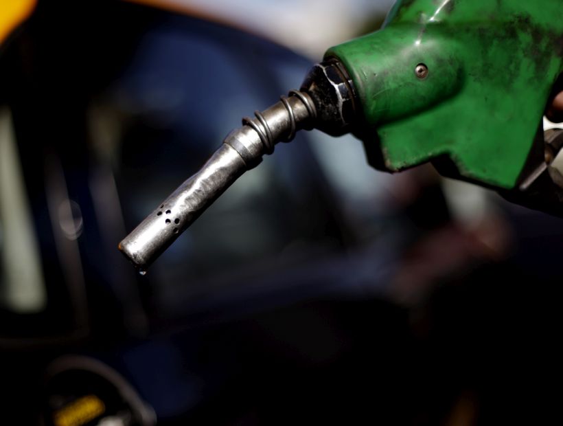 Todos los combustibles bajarán su precio desde mañana