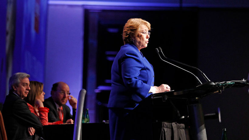 Enade: Bachelet defendió su gestión y dijo que crecimiento debe ser 
