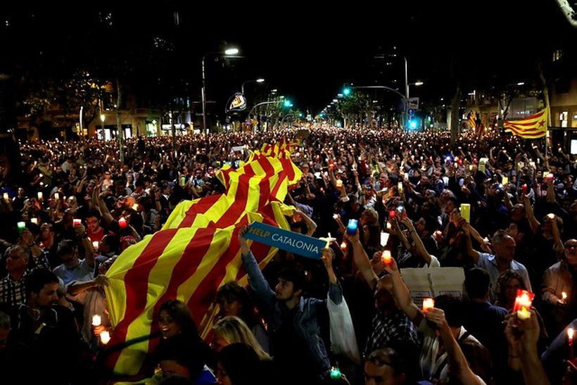 Gobierno español se reúne hoy para restablecer el orden constitucional en Cataluña