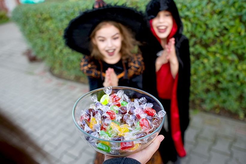 Estos son los dulces que tus hijos deben evitar para huir de las caries este Halloween