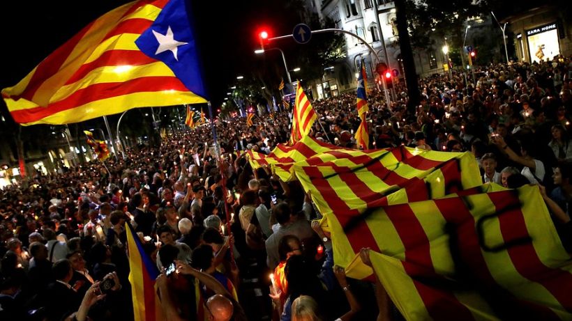 El Parlamento catalán declaró la independencia de la región