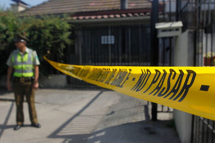 Femicidio: hombre mató a su pareja con al menos diez puñadas en Santiago