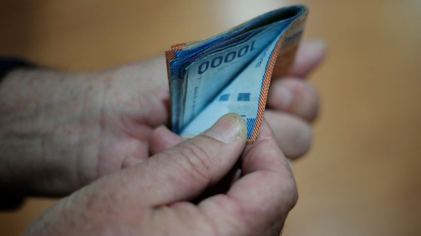 Más de 200 mil chilenos se sumaron este año al endeudamiento bancario