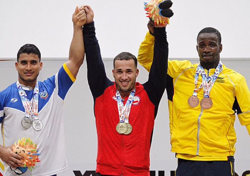 Juegos Bolivarianos: pesista Arley Méndez ganó triple medalla de oro para Chile
