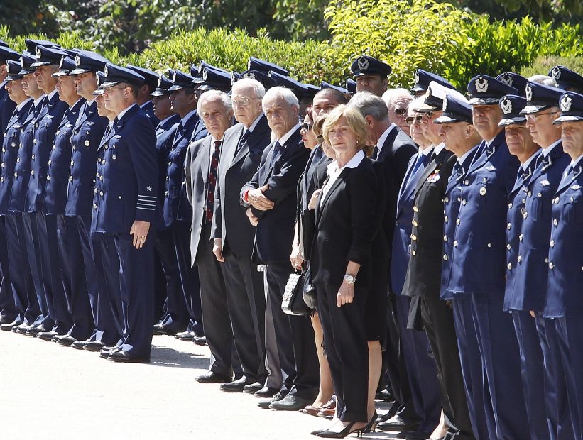 Ministro Gómez y Sebastián Piñera asistieron al funeral de Fernando Matthei