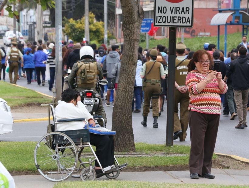 Trabajadores P Blicos De San Antonio Marcharon En Apoyo Al Paro De La Anef