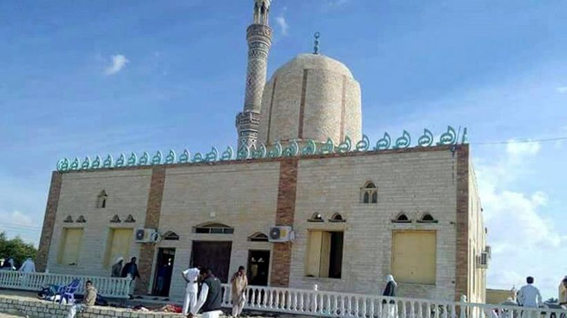 Duelo en Egipto por los 305 muertos en la masacre contra una mezquita