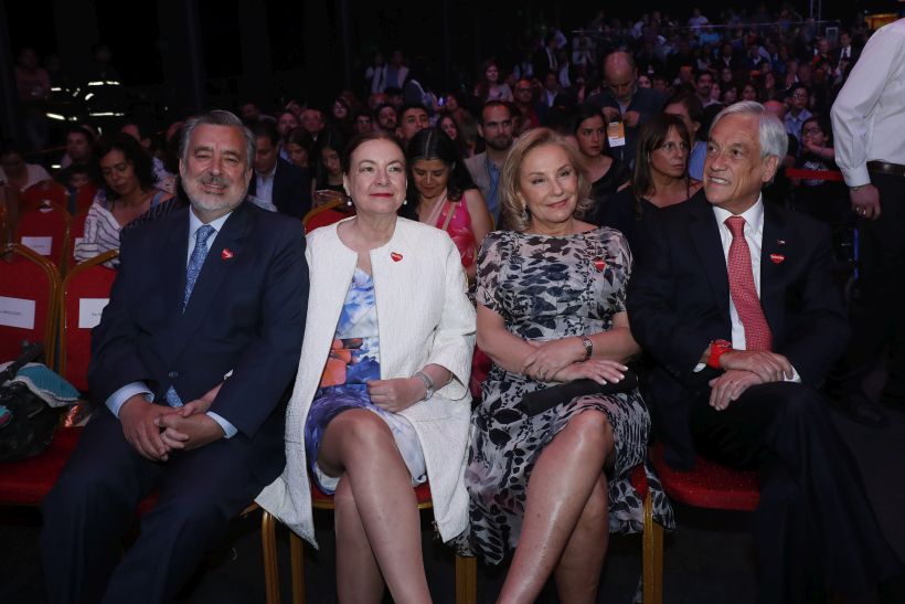 [FOTOS] Así fue el encuentro de Piñera y Guillier en el inicio de la Teletón 2017