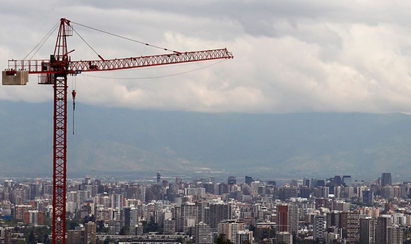Inversión en Construcción caerá en Chile 1,8 % en 2017 y subirá 2,4 % en 2018