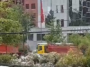Caravana de camioneros en Las Condes se debería a molestias por restricciones en su rubro