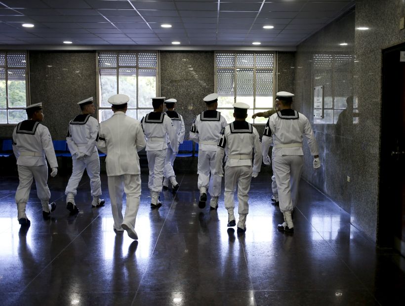 Suspendieron a dos oficiales de la Armada Argentina por la desaparición del submarino