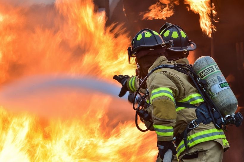 Los bomberos tienen tasas más altas de cáncer de piel, según un estudio