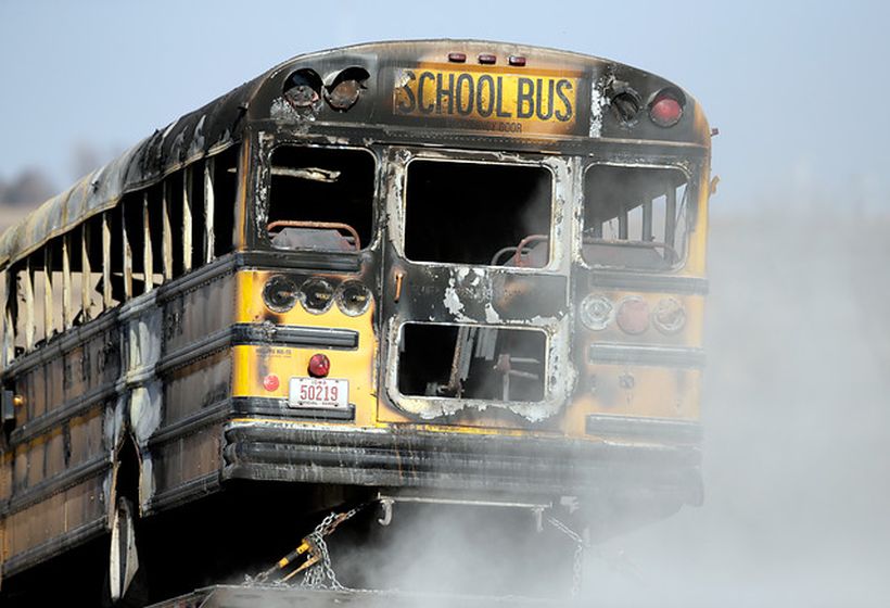 Investigan explosión de bus escolar donde murió el conductor y un niño en Iowa