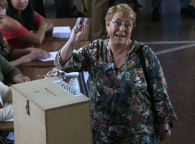 [EN VIVO] Bachelet concurre a votar antes que los candidatos