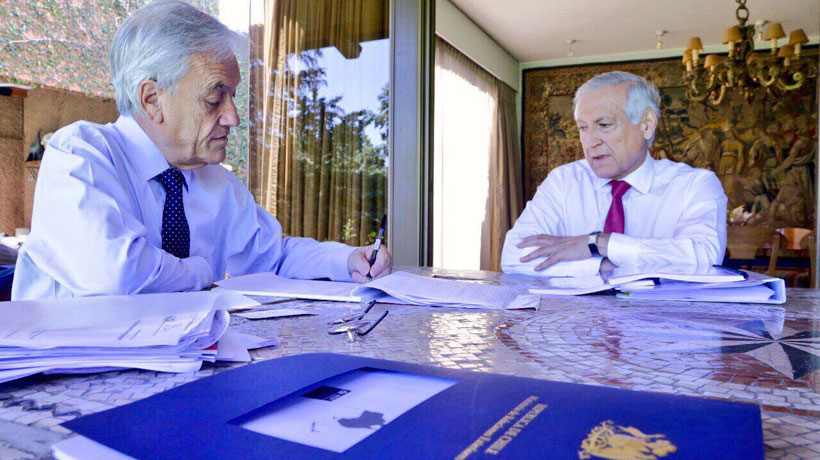 Canciller no descartó actividad de Piñera en visita del Papa Francisco