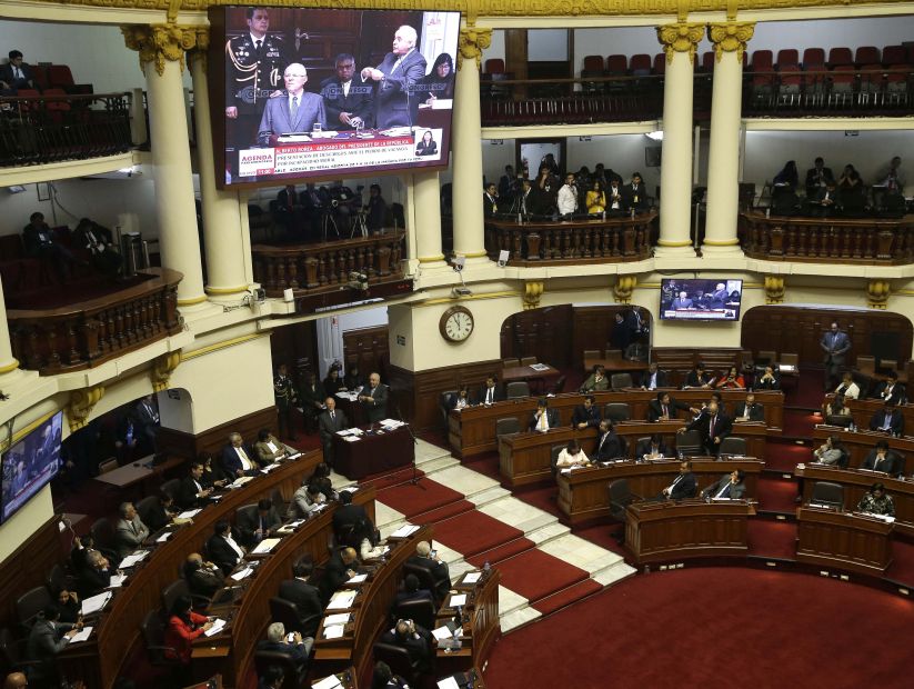 El fujimorismo se divide y puede perder el control del Congreso peruano