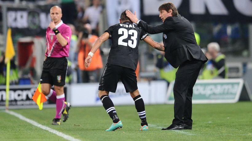 Antonio Conte no cesa en su deseo de contar con Arturo Vidal en el Chelsea