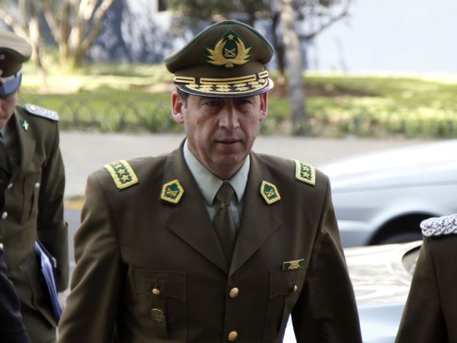 Ex general director de Carabineros frustró asalto en su contra