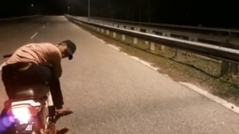 [VIDEO] Difunden imágenes de una moto fantasma que habría transitado por la carretera