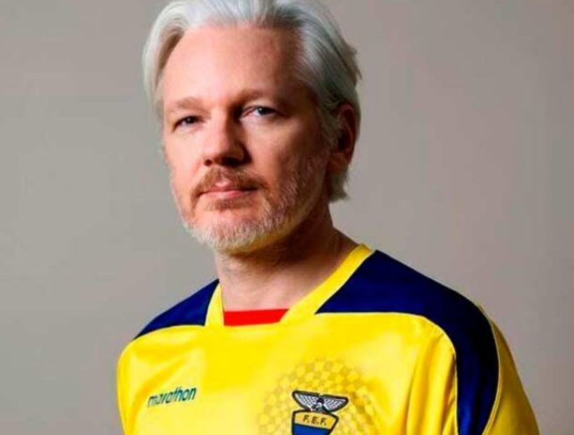 Ecuador aún no confirma la entrega de cédula a Julian Assange