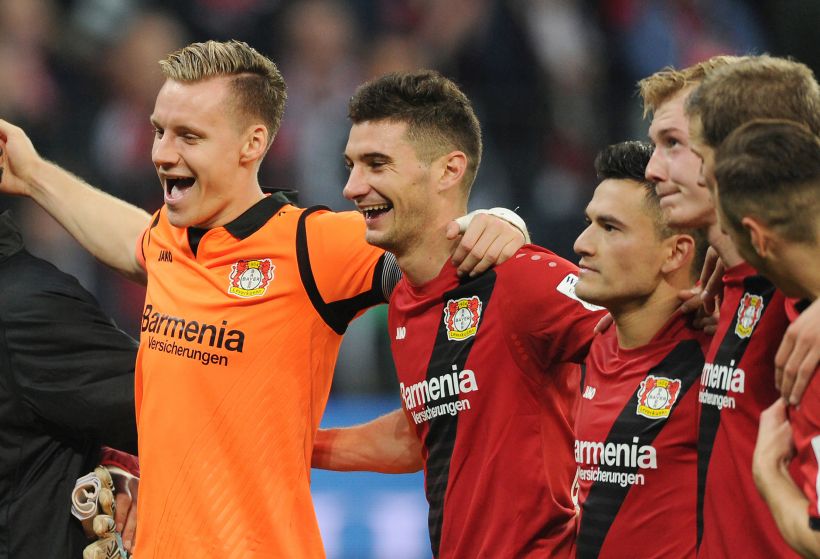 Charles Aránguiz marcó un golazo en empate del Leverkusen en amistoso