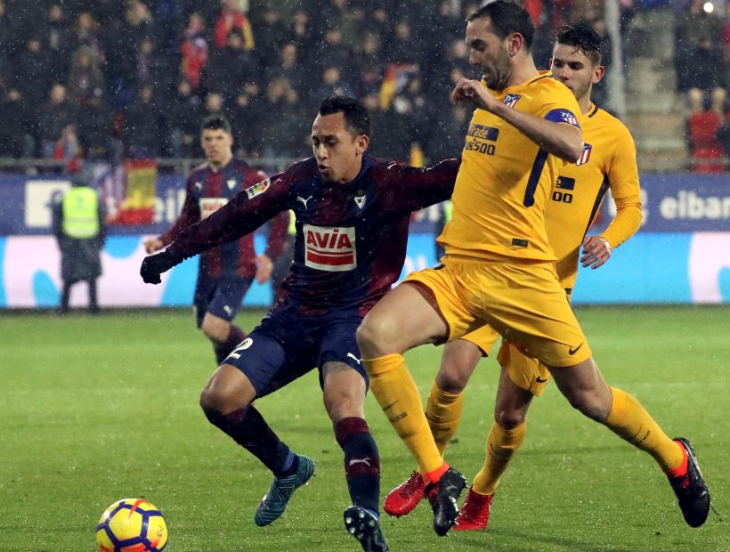 Fabián Orellana ingresó en la derrota del Eibar por 0-1 contra el Atlético de Madrid