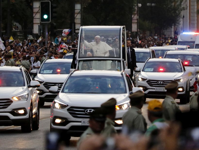 Hombre falleció durante el recorrido del Papa en Providencia