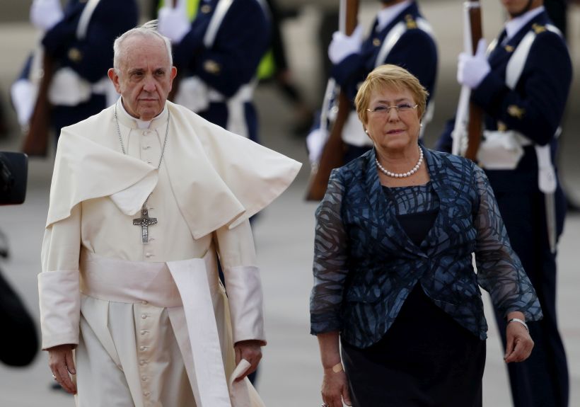 El Papa saludará a las autoridades y tendrá masivos encuentros en su segundo día en Chile