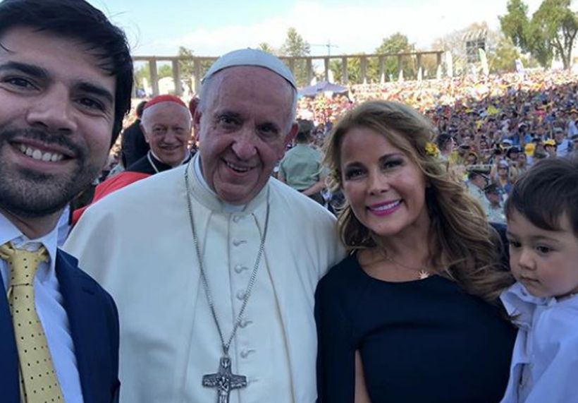 La selfie de Cathy Barriga con el Papa Francisco en Maipú