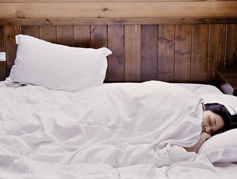Dormir poco afecta a los genes y al metabolismo y reduce la esperanza de vida