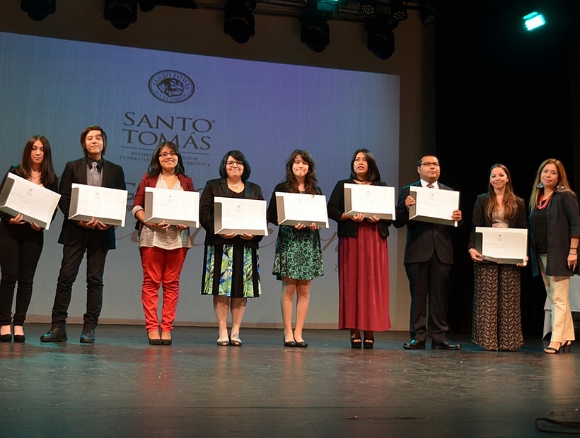 Más de 500 nuevos profesionales se titularon Santo Tomás Puerto Montt