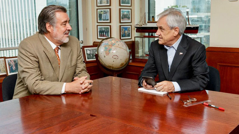 Guillier se reunió con Piñera y sostuvo que futura oposición debe ser 