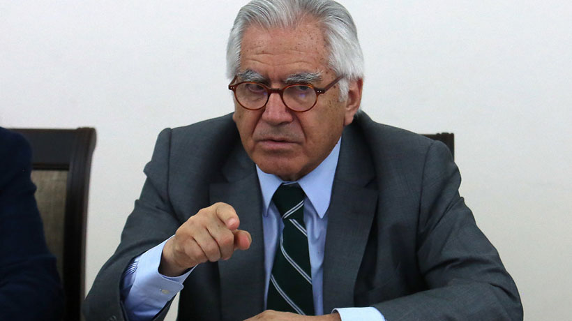 Ministro del Interior interrumpió sus vacaciones en medio de crisis por Operación Huracán