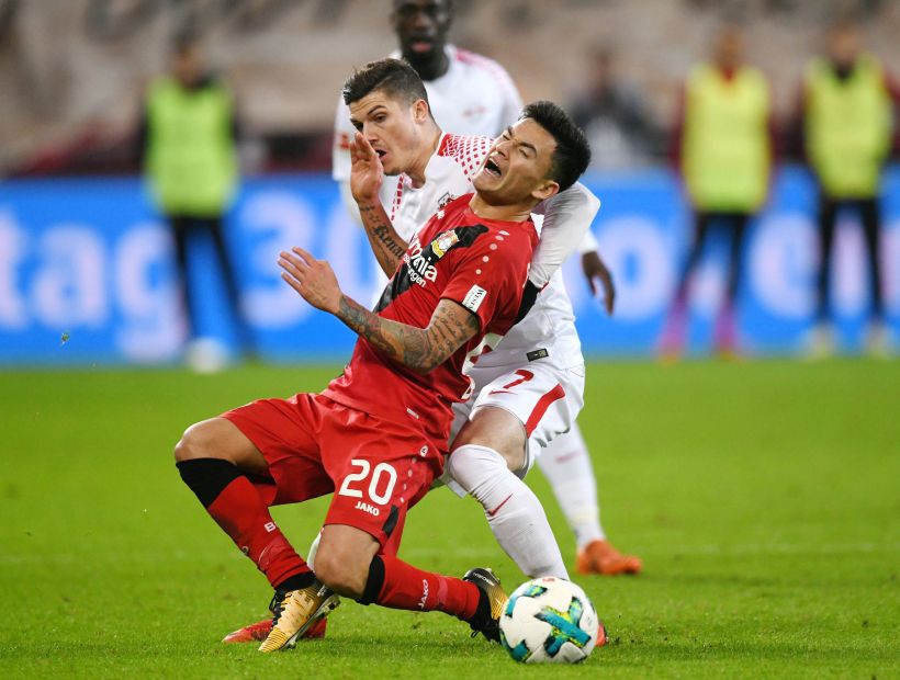El Leverkusen de Aránguiz se alejó del líder Bayern Munich al empatar 0-0 contra el Friburgo