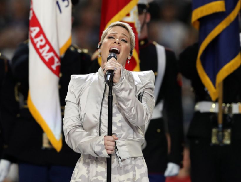 Super Bowl: Pink cantó el himno de EE.UU y ningún jugador se arrodilló como protesta