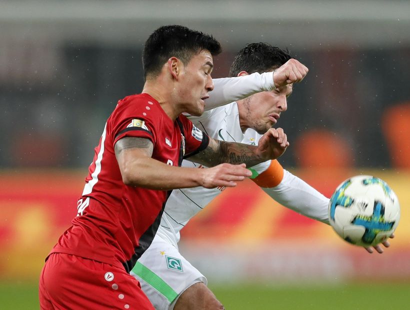 Leverkusen de Aránguiz alcanzó las semifinales de la Copa de Alemania tras derrotar por 4-2 al Werder Bremen