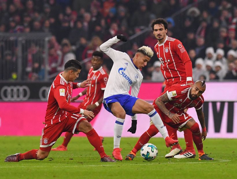 Bayern Munich de Vidal sumó once partidos sin conocer de caídas tras ganar 2-1 al Schalke