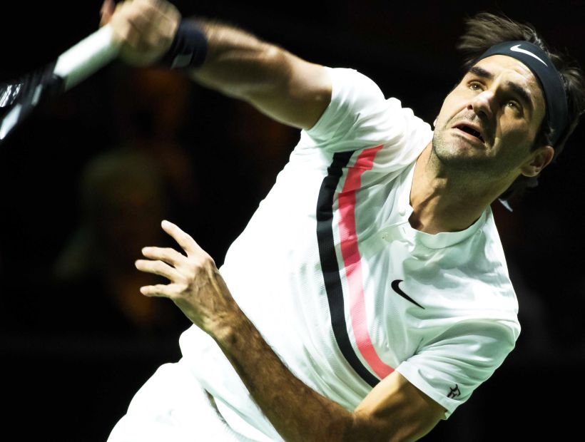 Federer avanzó a octavos en Rotterdam y está a dos partidos de volver al N°1