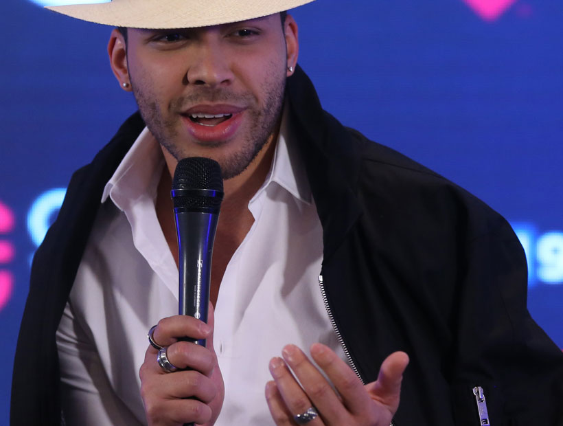 Prince Royce recibió disco de oro en conferencia del Festival de Viña: ha vendido 5 mil copias de su disco “Five” Prince Royce recibió disco de oro en conferencia del Festival de Viña: ha vendido 5 mil copias de su disco “Five”