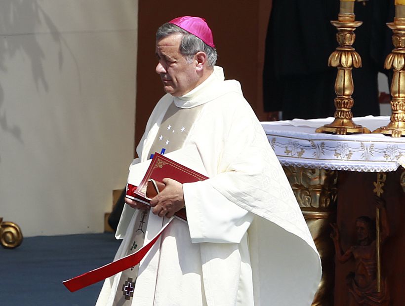 Obispo Barros declaró ante enviado papal que investiga denuncias por encubrimiento a Karadima