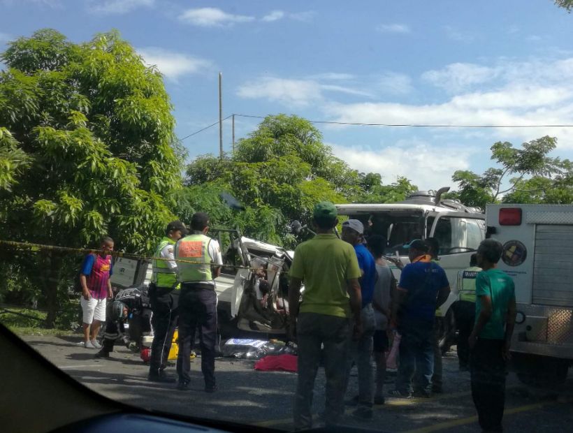 Al menos once fallecidos en accidente de tránsito en Ecuador