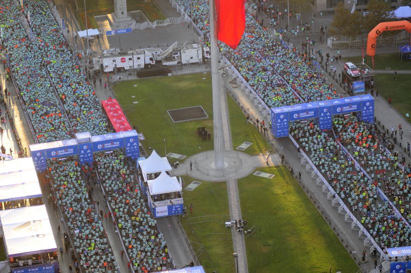 Maratón de Santiago abre venta benéfica de cupos para correr 21K
